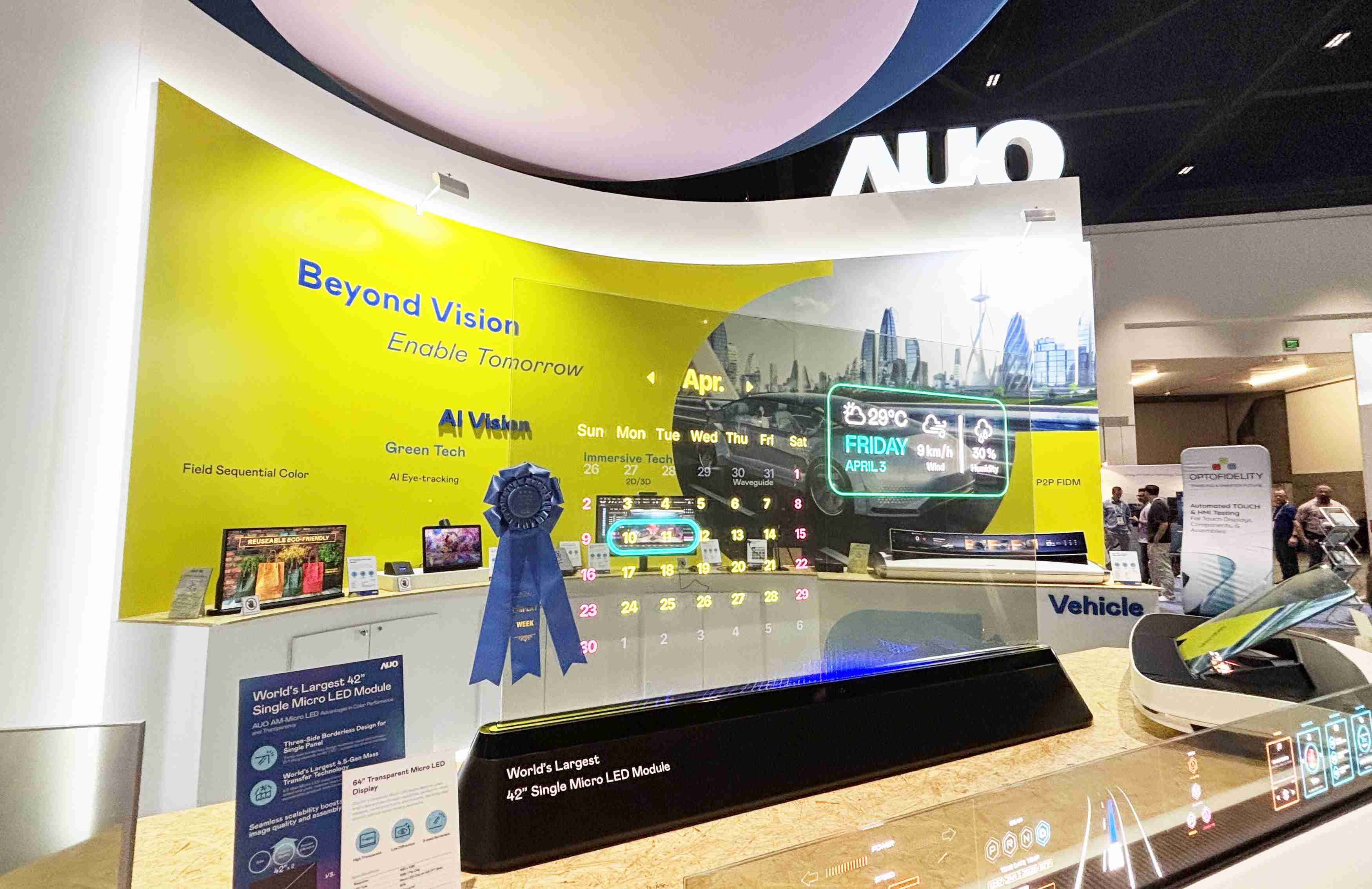 PA直营64吋透明Micro LED显示器获〝最佳Micro LED技术应用奖〞，，其绝妙的透明穿透特性，，，同时具备1,000 nits的高亮度表现，，，并透过精细的无缝拼接延伸，，可依需求灵活应用于多元场域，，展现出Micro LED显示技术划时空的无限潜力